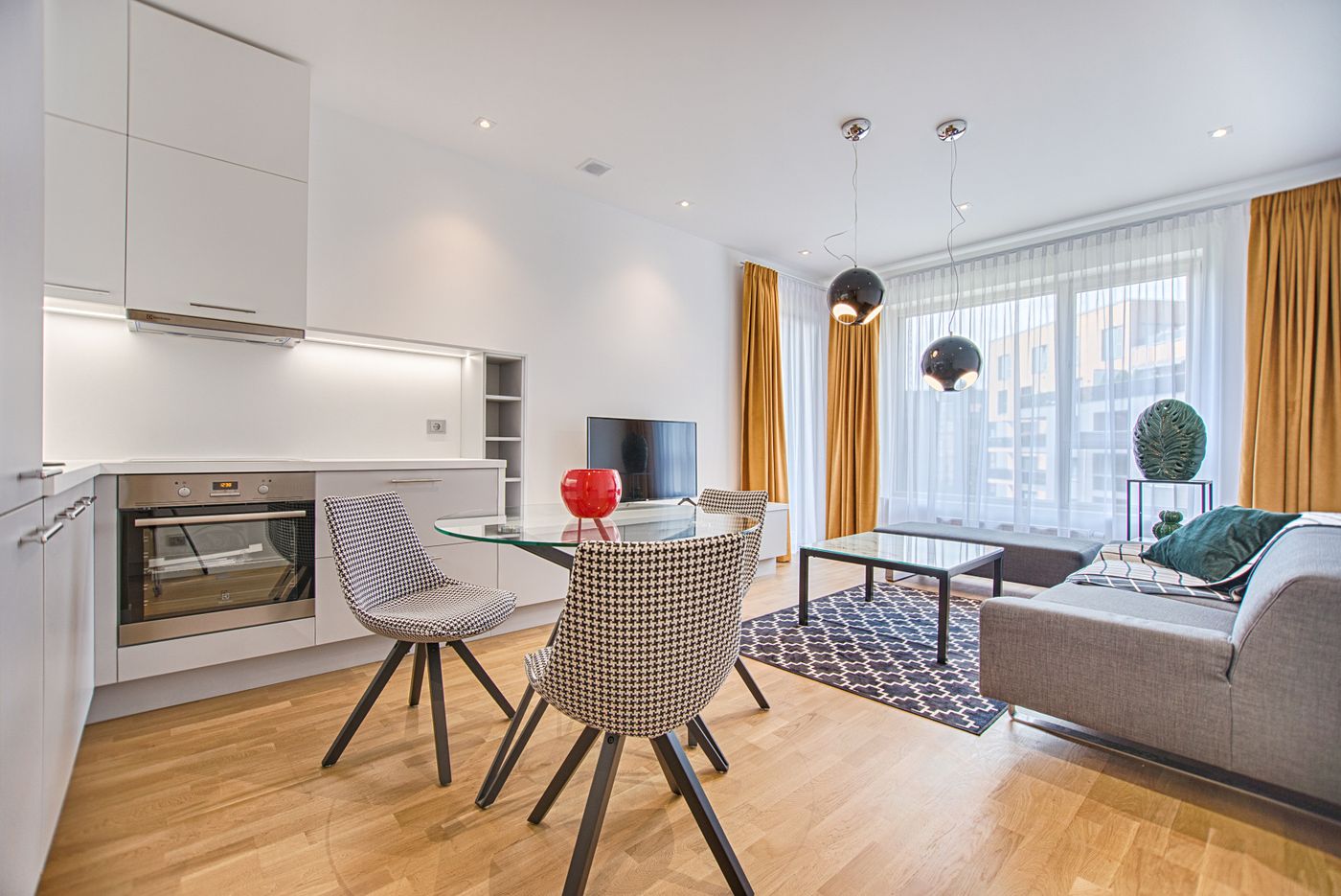 Kitchen table policy review — household insurance bundle review